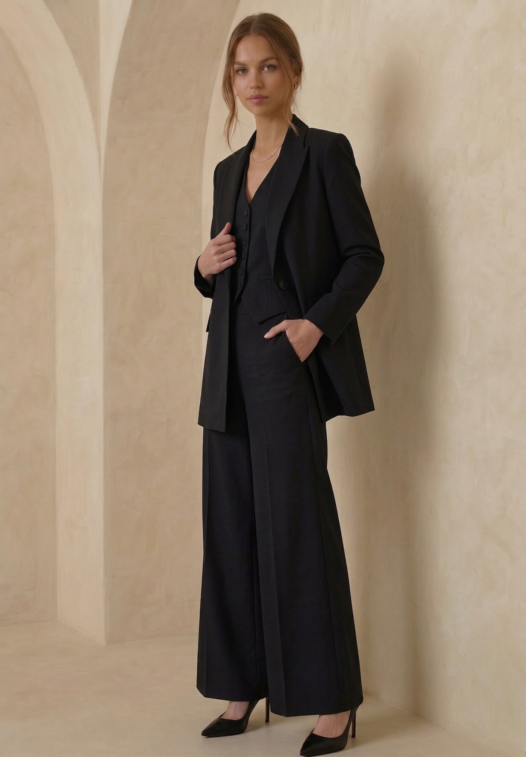 DELTA VEST & MIRA JACKET & CALVA TROUSERS SUIT