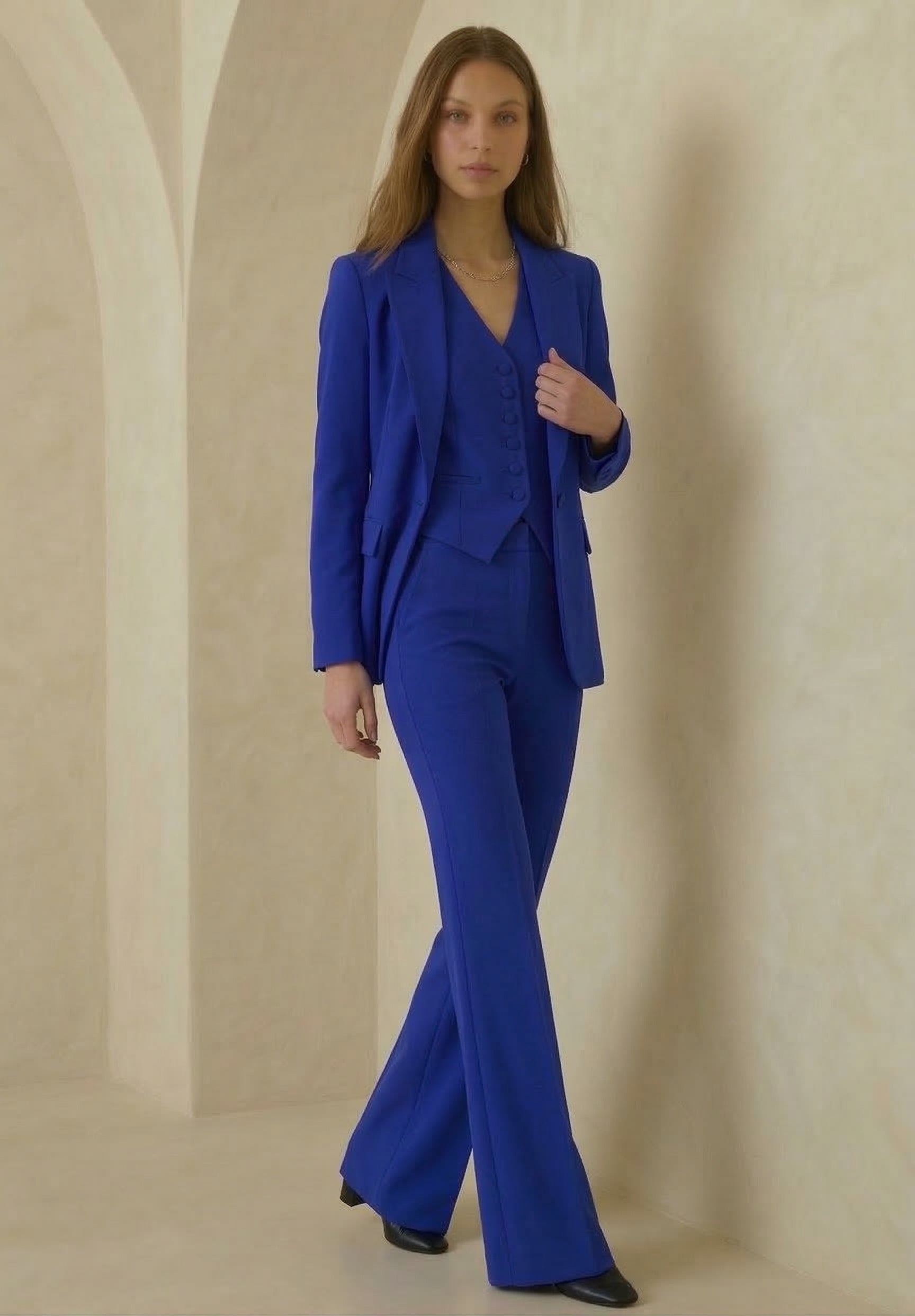 DELTA VEST & MIRA JACKET & CALVA TROUSERS SUIT