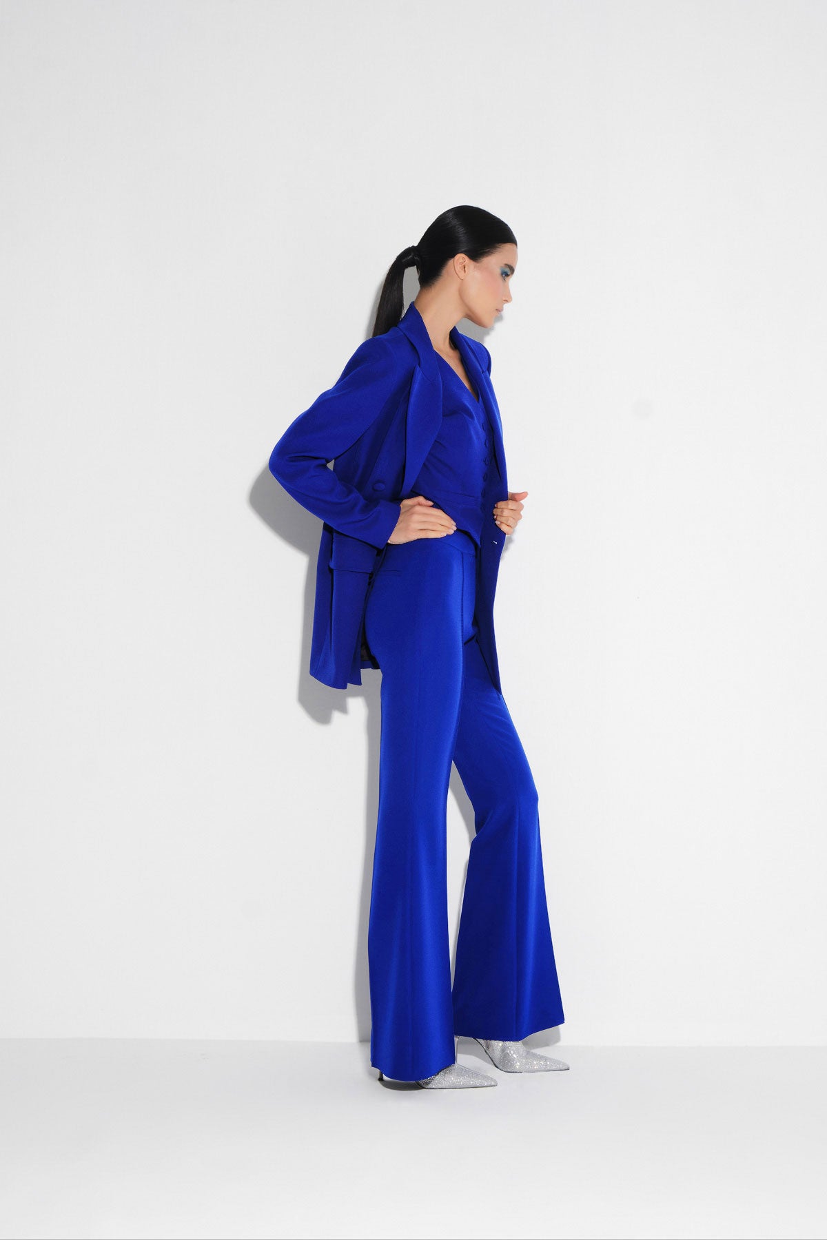 DELTA VEST & MIRA JACKET & CALVA TROUSERS SUIT
